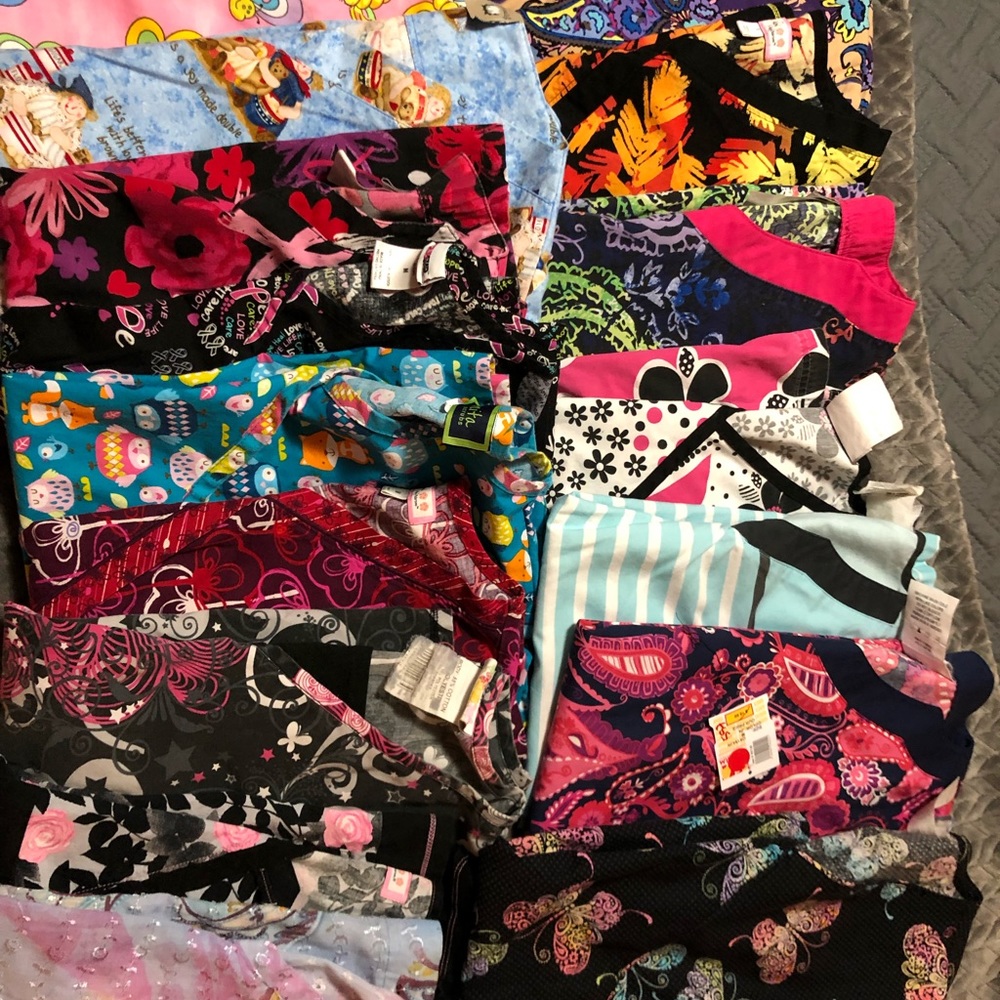 Total of 16 nursing tops sz Med different brands